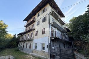 CASA SEMI INDIPENDENTE CON CORTILE PRIVATO A STRON