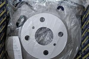Dischi freno Toyota Yaris +Y.Verso 1.0-1.3-1.4 D4D