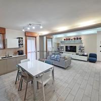 Ampio 5 locali con giardino privato, cantina e box