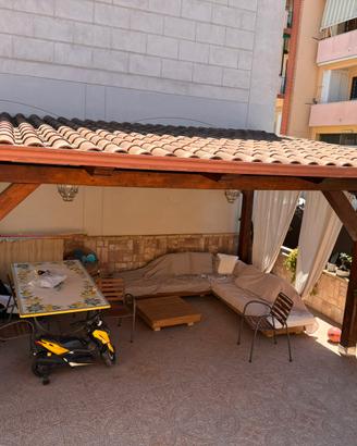Gazebo in legno da esterno – Pari al nuovo