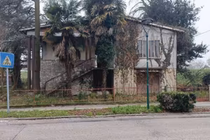 Immobile in asta di 284 m² con più di 5 locali e b