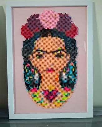 quadro interamente realizzato a mano in pyssla 