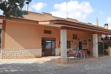 Villa a Putignano, 6 locali