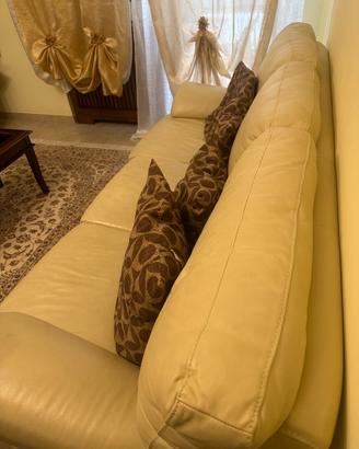 Divano letto in pelle tre posti