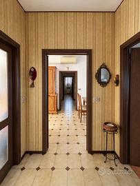 Appartamento di 127 m² con 5 locali e box auto a R