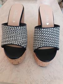 Zeppe alte con fascia bianco nera