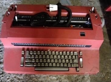 macchina da scrivere IBM elettrica