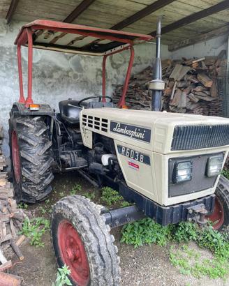 Trattore agricolo Lamborghini R603B