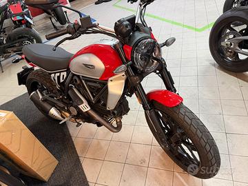 Ducati Scrambler ICON 2024 ( con quick shifter )