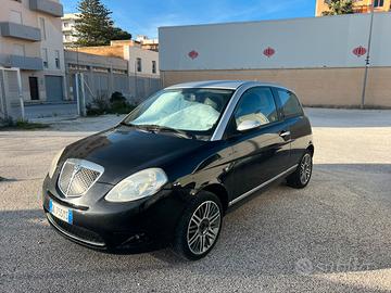 Lancia Y bicolore 1.3 multijet