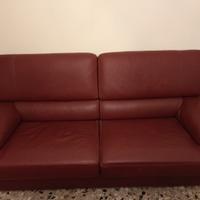 Due divani vera pelle bordeaux 