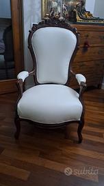 sedia antica in pelle bianca