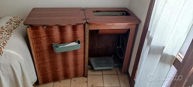 Mobile con macchina da cucire anni 50