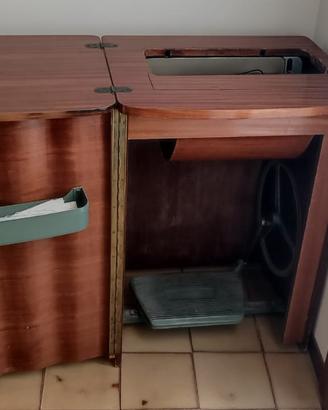 Mobile con macchina da cucire anni 50