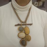 collana con sassi di mare 