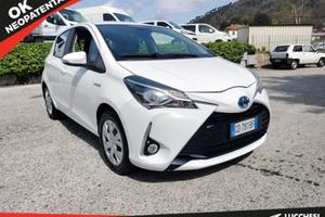 Toyota Yaris Hybrid Business