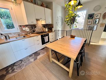 Cucina IKEA color bianco panna