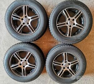 4 gomme invernali Nokian 215/65R16 cerchi in lega