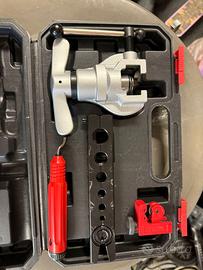 Kit cartellatrice a frizione per tubi in rame