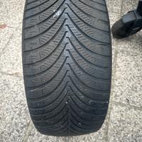 225/40 R18