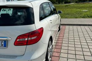 Mercedes b180 per neopatentati