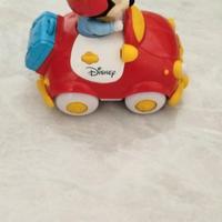 Topolino su autovettura della Disney 