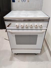 Cucina Xper 4 fuochi 3 Gas + 1 Elettrico con Forno