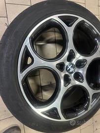 04 ORIGINALE ALFA ROMEO TONALE DA 19 CERCHI + PNEU