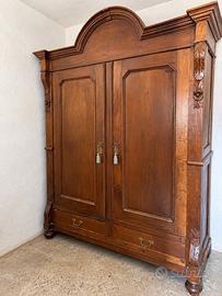 Armadio Antico in Legno Massello