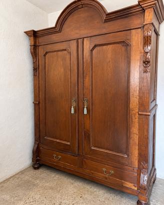 Armadio Antico in Legno Massello