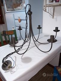 Lampadario in ferro battuto