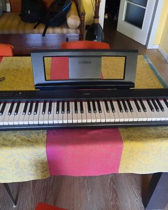  Piano Yamaha piaggero NP-12