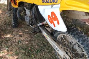 Moto da cross SUZUKI RM 250 due tempi
