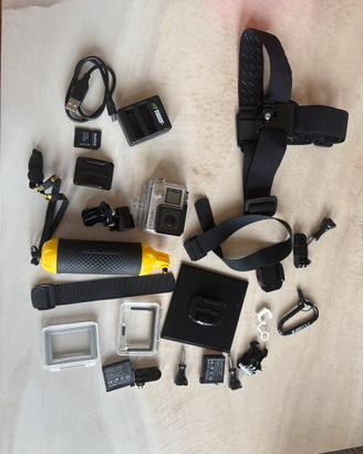 GoPro Hero 4 con accessori