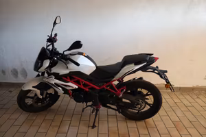 Benelli BN 125 4T - Solo 2487 km