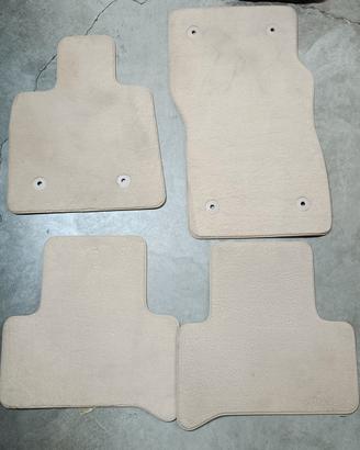 Tappetini in moquette beige originali per Stelvio