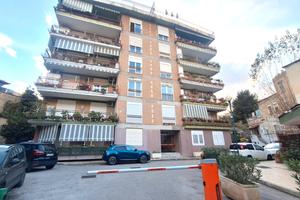 Parco sir- 4 vani+2acc. posto auto