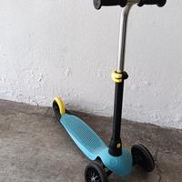 Monopattino a tre ruote