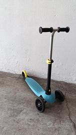 Monopattino a tre ruote