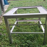 Tavolino porta vassoi