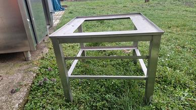 Tavolino porta vassoi