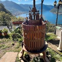 vecchio torchio legno 