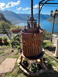 vecchio torchio legno 