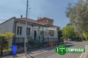 Pero - Porzione di villa in zona centrale!