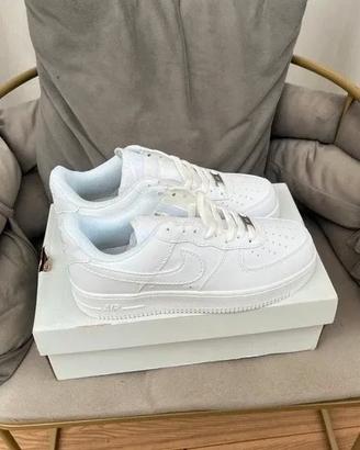 Nike Air Force 1 bianco taglia 44 nuove