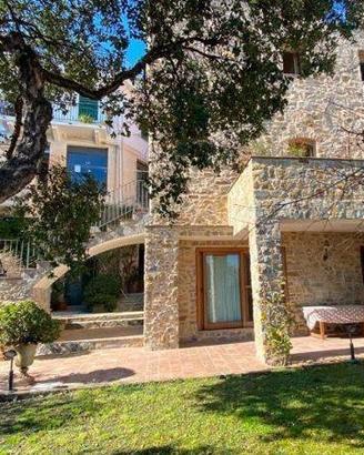 Villa di 530 m² con più di 5 locali e box auto dop