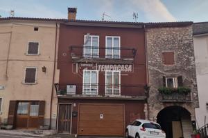 BILOCALE CON BALCONE VISTA LAGO