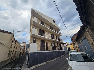 2 LOCALI A CATANIA