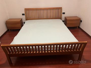 Letto completo  con  due armadietti