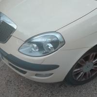 lancia y